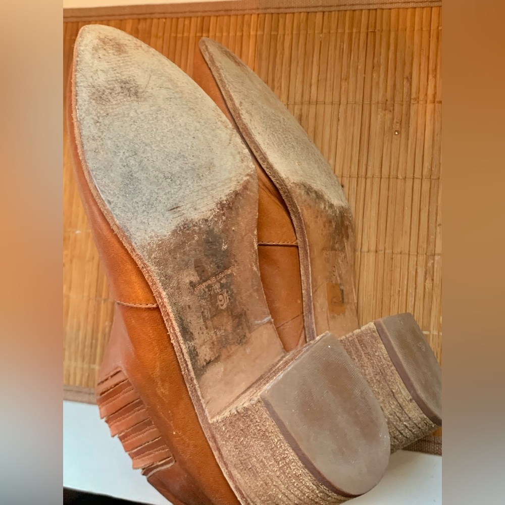 Madewell Chelsea Leather Booties - Picture 10 of 10